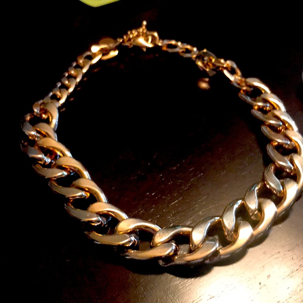 Guess 19”x20mm @6.2 oz. Heavy Cuban link costume Necklace (Sku170)